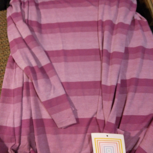 Shirts - Picture 5 of 5